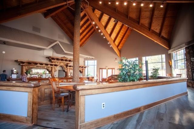 Отель The Retreat On Charleston Peak Mount Charleston Экстерьер фото